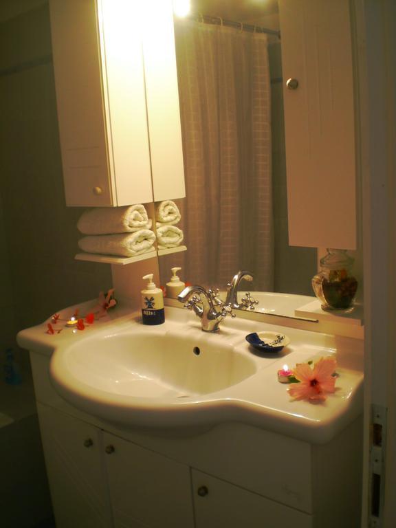 Paros Rita Studios Piso Livadi Oda fotoğraf