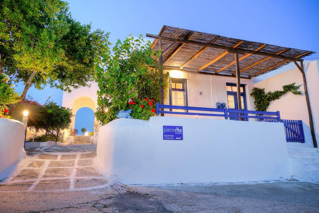 Paros Rita Studios Piso Livadi Oda fotoğraf