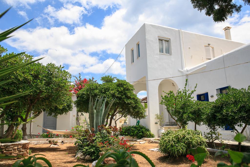 Paros Rita Studios Piso Livadi Oda fotoğraf