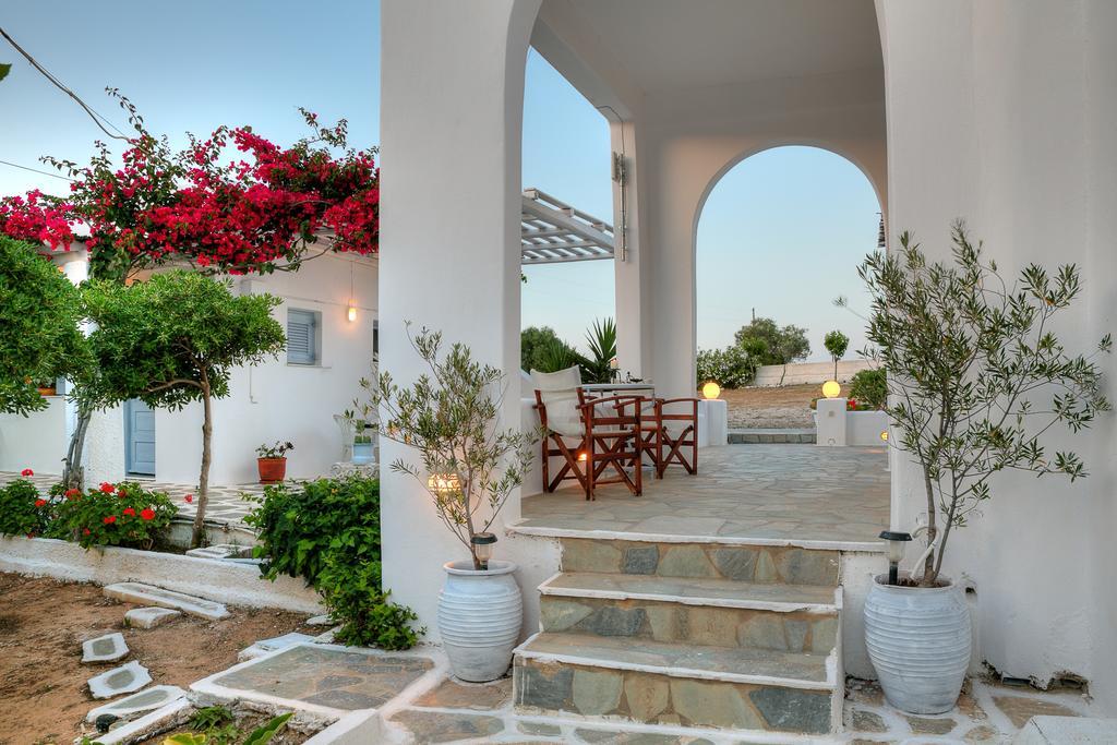 Paros Rita Studios Piso Livadi Oda fotoğraf
