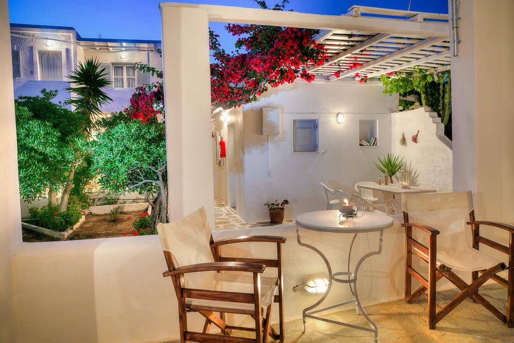 Paros Rita Studios Piso Livadi Oda fotoğraf