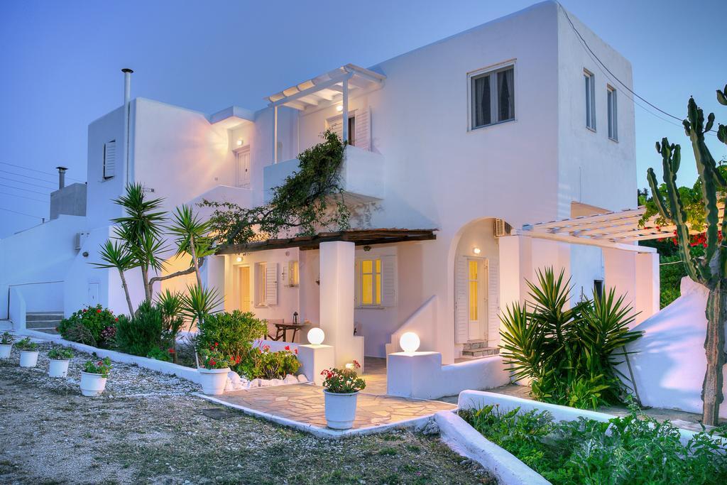 Paros Rita Studios Piso Livadi Oda fotoğraf
