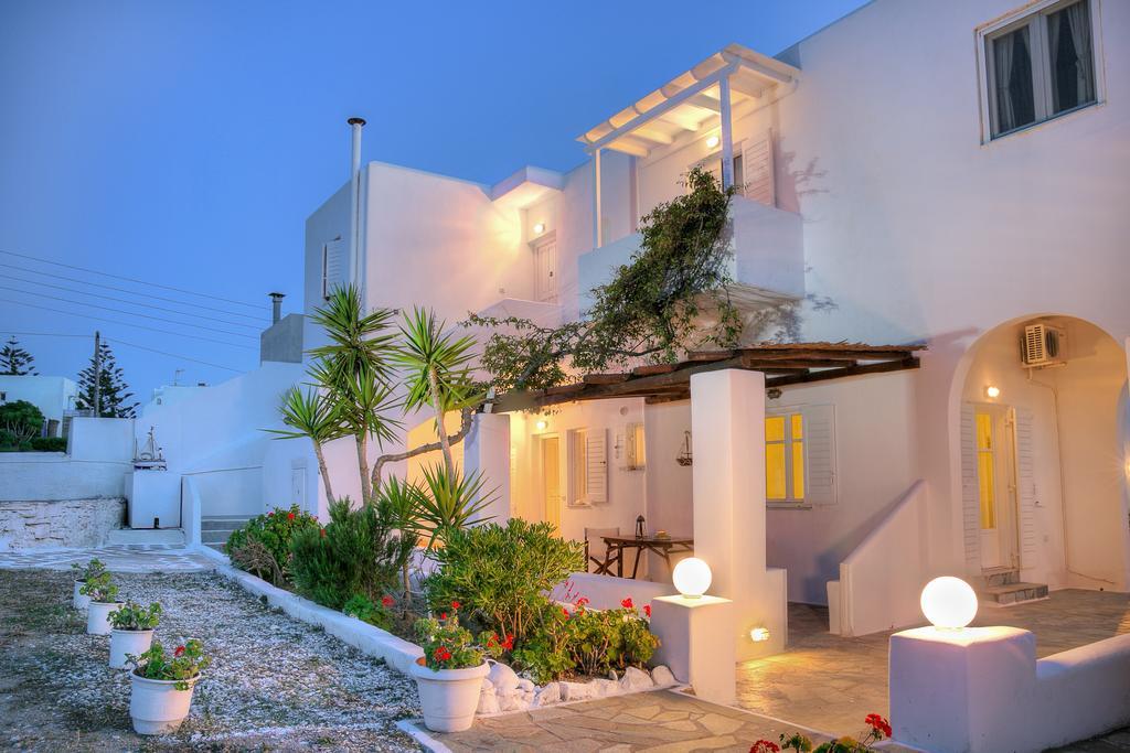 Paros Rita Studios Piso Livadi Oda fotoğraf