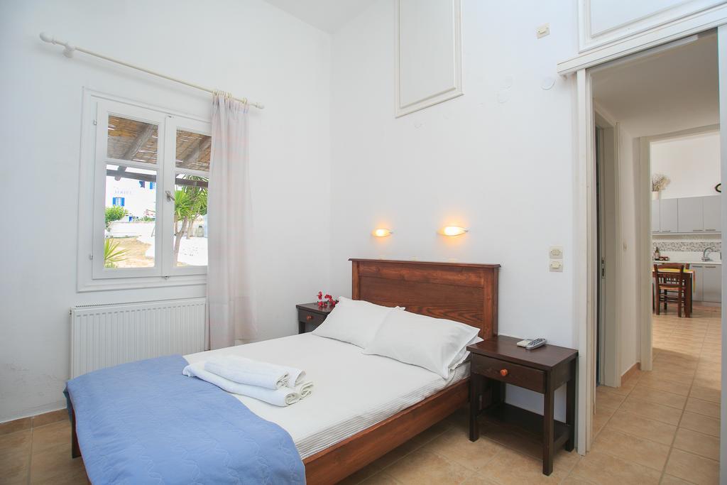 Paros Rita Studios Piso Livadi Oda fotoğraf