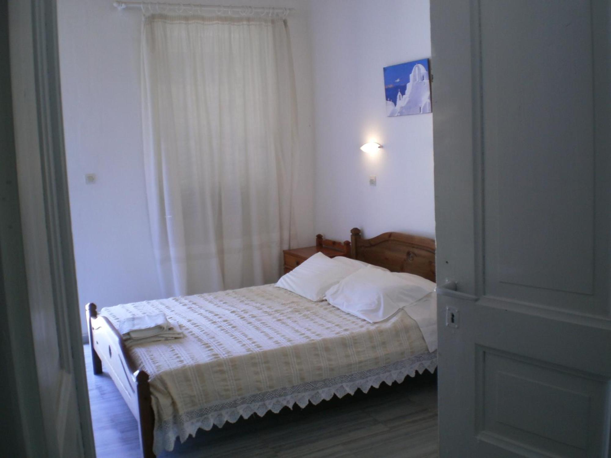 Paros Rita Studios Piso Livadi Oda fotoğraf