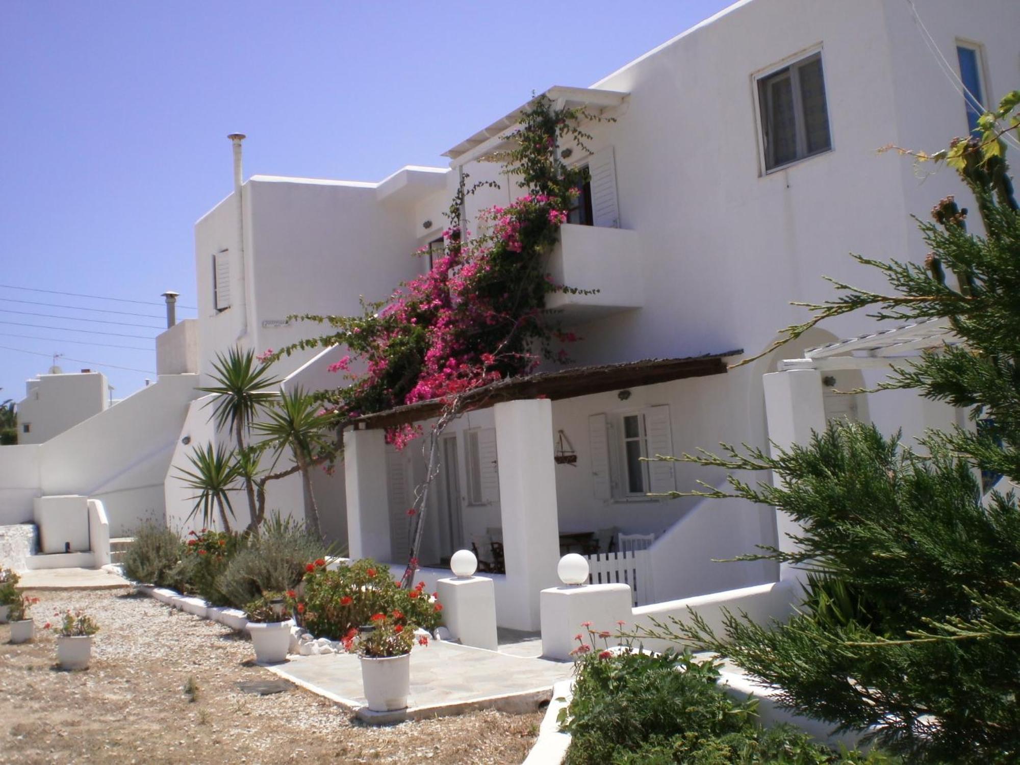 Paros Rita Studios Piso Livadi Oda fotoğraf