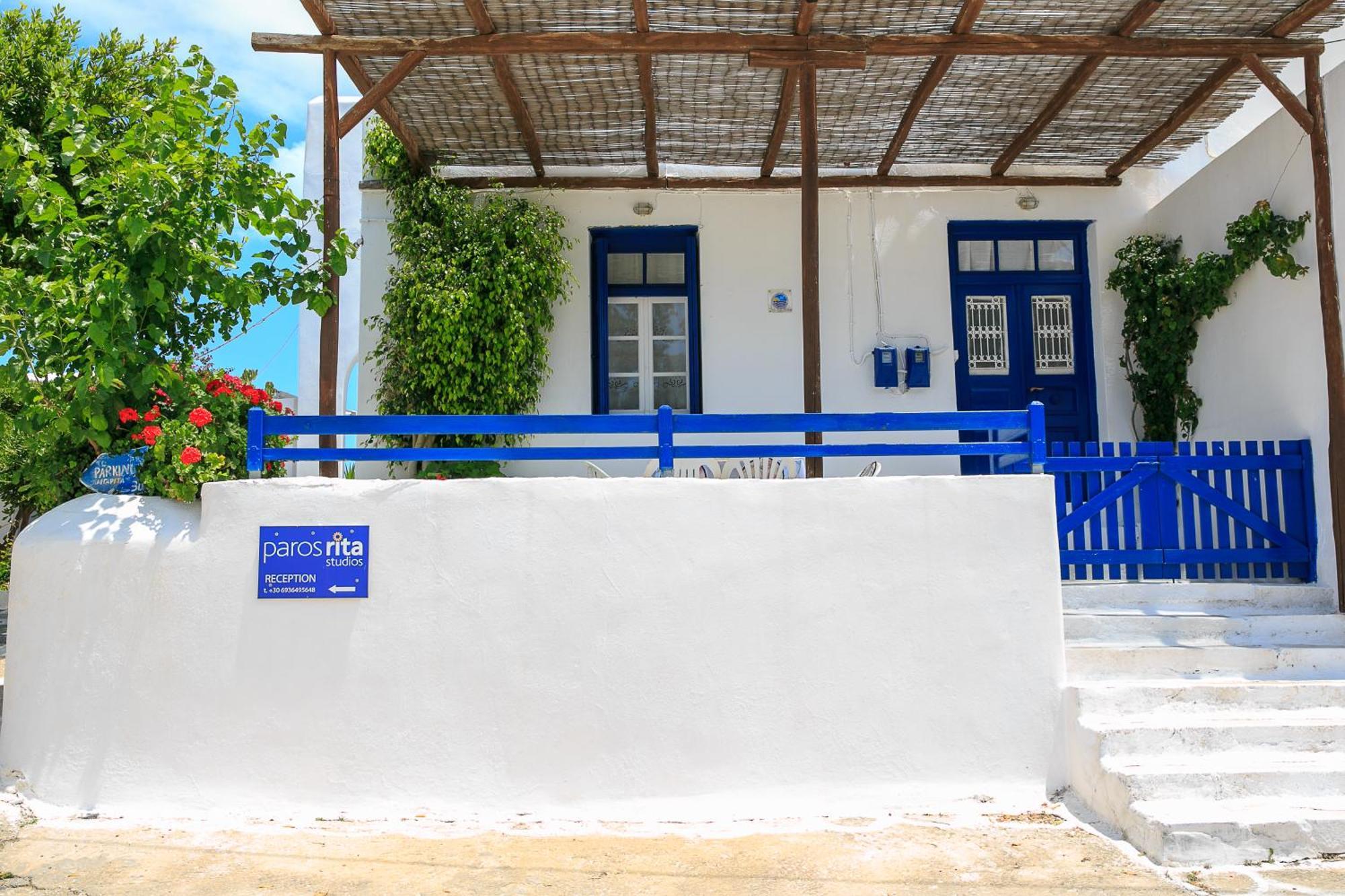 Paros Rita Studios Piso Livadi Oda fotoğraf